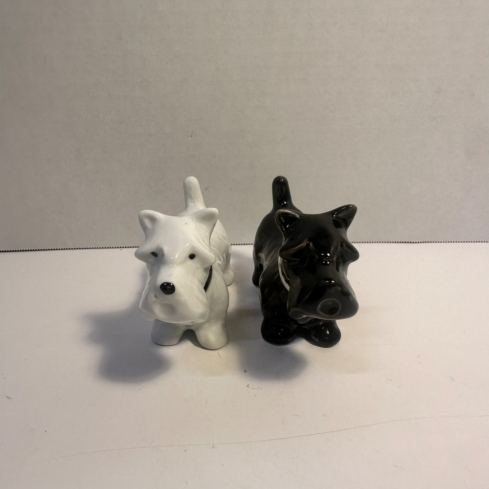 Vintage Ceramic Scottish Terrier Salt & Pepper Shakers Black White Dog 1950s